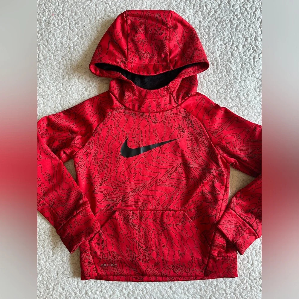 Nike dri fit hooded sweatshirt, black/red. Size 4T